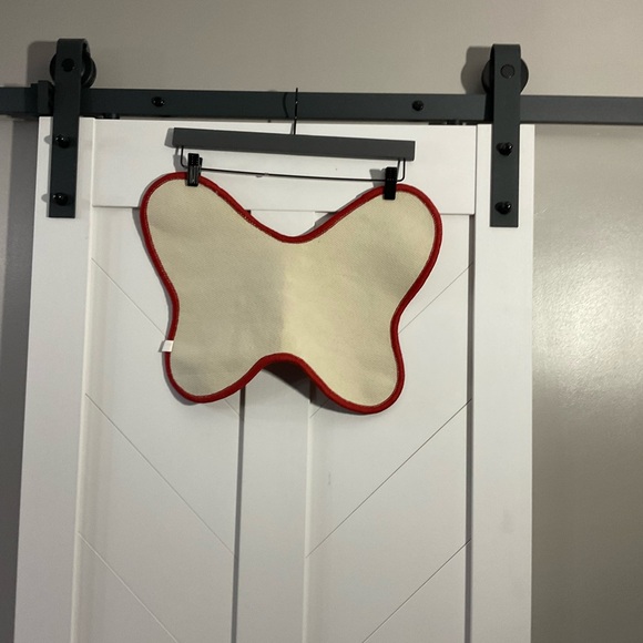 Disney Minnie Mouse polka dot Pet Feeding Mat - Picture 2 of 4